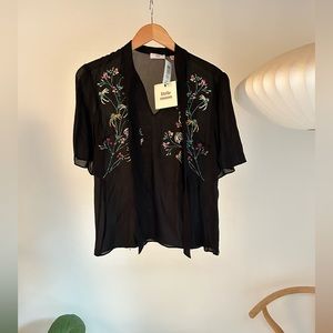 Aritzia black blouse size medium